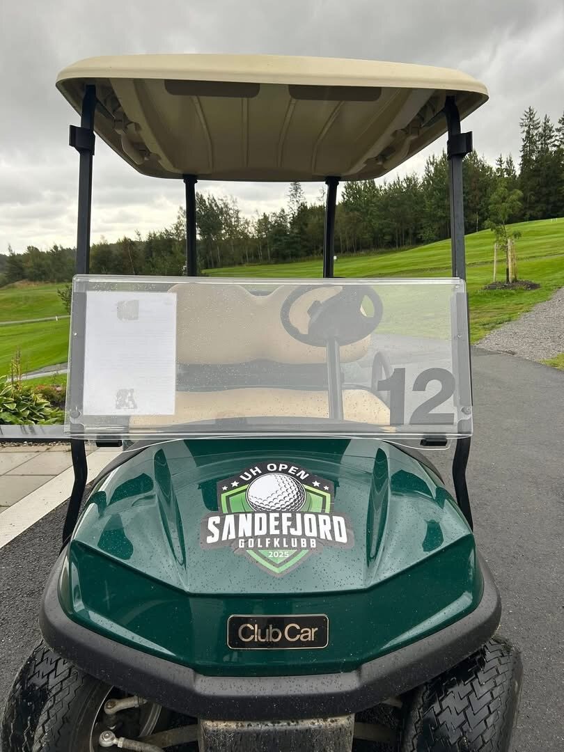 Profilert golfbil for Sandefjord Golfklubb